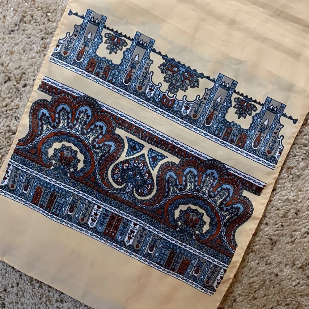 Vintage Lightweight Printed Scarf-‎ OS